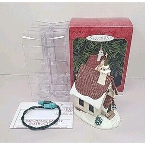 1999 Hallmark Keepsake Colonial Church Candlelight services ornament